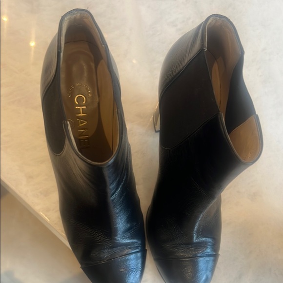 Elegant Black Ankle Boots - Picture 6 of 7